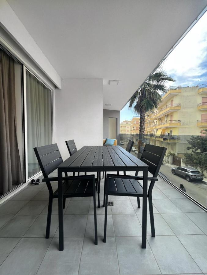 Modern And Spacious Appartement With Beach View. Gallipoli Bagian luar foto