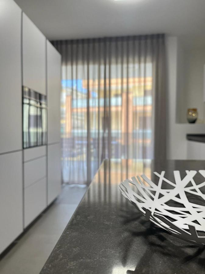 Modern And Spacious Appartement With Beach View. Gallipoli Bagian luar foto